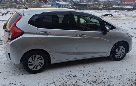 Honda Fit III, 2014 год, 870 000 рублей, 2 фотография