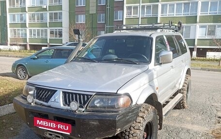 Mitsubishi Pajero Sport II рестайлинг, 2000 год, 800 000 рублей, 2 фотография