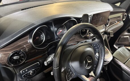 Mercedes-Benz V-Класс, 2022 год, 6 300 000 рублей, 4 фотография