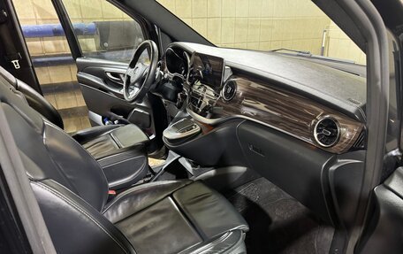 Mercedes-Benz V-Класс, 2022 год, 6 300 000 рублей, 3 фотография