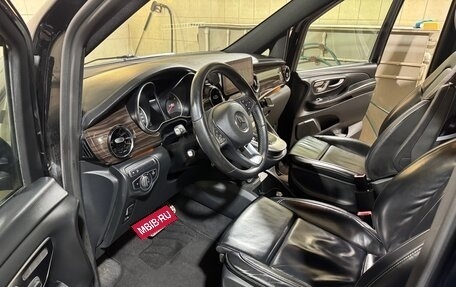 Mercedes-Benz V-Класс, 2022 год, 6 300 000 рублей, 2 фотография