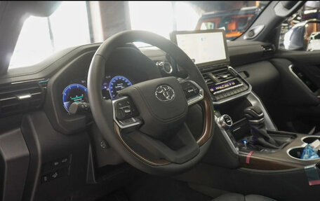 Toyota Land Cruiser, 2026 год, 13 700 000 рублей, 8 фотография