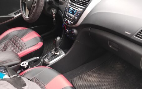 Hyundai Solaris II рестайлинг, 2015 год, 900 000 рублей, 6 фотография