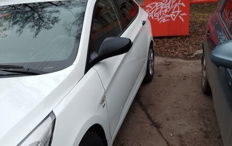 Hyundai Solaris II рестайлинг, 2015 год, 900 000 рублей, 10 фотография