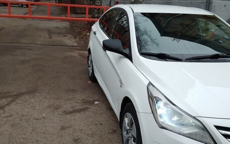 Hyundai Solaris II рестайлинг, 2015 год, 900 000 рублей, 9 фотография