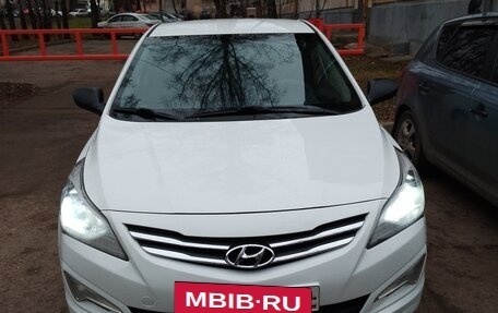 Hyundai Solaris II рестайлинг, 2015 год, 900 000 рублей, 7 фотография