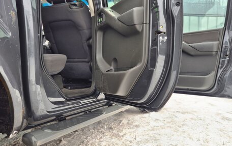 Nissan Navara (Frontier), 2006 год, 749 000 рублей, 10 фотография