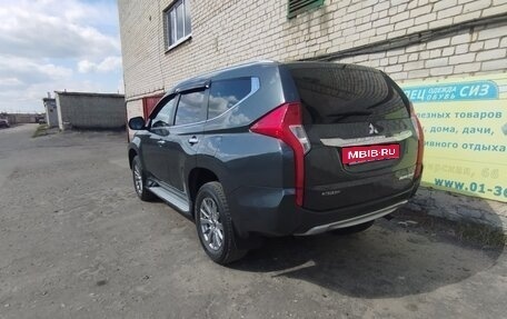 Mitsubishi Pajero Sport III рестайлинг, 2018 год, 3 850 000 рублей, 7 фотография