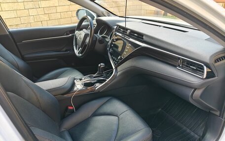 Toyota Camry, 2021 год, 3 150 000 рублей, 13 фотография