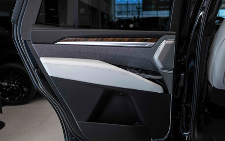 Cadillac Escalade V, 2025 год, 19 800 000 рублей, 17 фотография