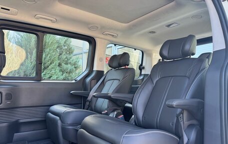 Hyundai Staria, 2025 год, 8 990 000 рублей, 24 фотография