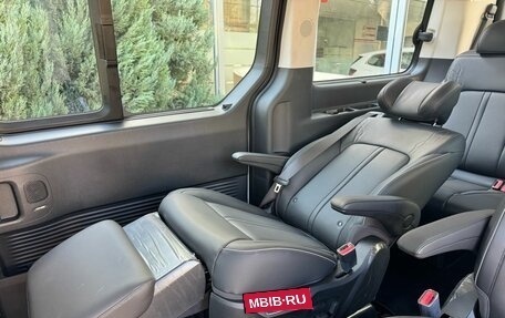 Hyundai Staria, 2025 год, 8 990 000 рублей, 23 фотография