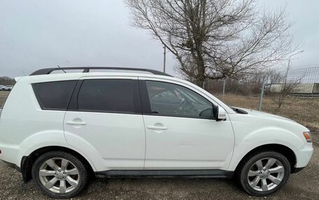 Mitsubishi Outlander III рестайлинг 3, 2011 год, 1 268 000 рублей, 4 фотография