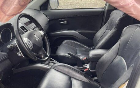 Mitsubishi Outlander III рестайлинг 3, 2011 год, 1 268 000 рублей, 14 фотография