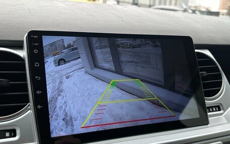 Land Rover Discovery III, 2008 год, 990 000 рублей, 22 фотография