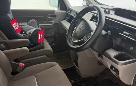 Honda Stepwgn IV, 2017 год, 1 800 000 рублей, 13 фотография