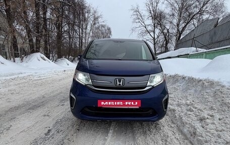Honda Stepwgn IV, 2017 год, 1 800 000 рублей, 12 фотография
