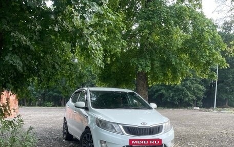 KIA Rio III рестайлинг, 2013 год, 711 000 рублей, 2 фотография