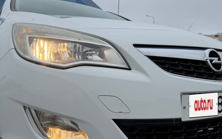 Opel Astra J, 2011 год, 675 000 рублей, 2 фотография