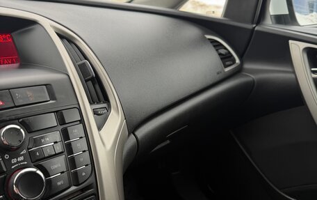 Opel Astra J, 2011 год, 675 000 рублей, 33 фотография