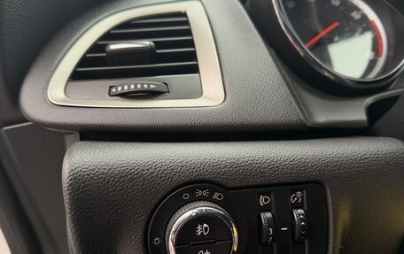 Opel Astra J, 2011 год, 675 000 рублей, 38 фотография