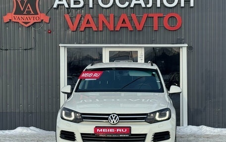 Volkswagen Touareg III, 2011 год, 1 650 000 рублей, 2 фотография