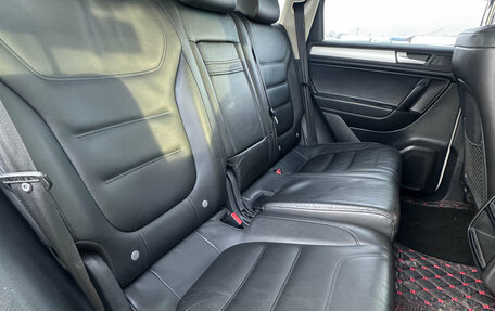 Volkswagen Touareg III, 2011 год, 1 650 000 рублей, 11 фотография