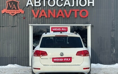 Volkswagen Touareg III, 2011 год, 1 650 000 рублей, 6 фотография