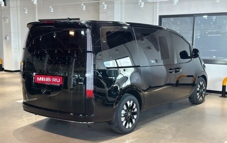 Hyundai Staria, 2024 год, 10 790 000 рублей, 3 фотография