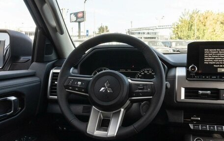 Mitsubishi L200, 2024 год, 4 300 000 рублей, 8 фотография