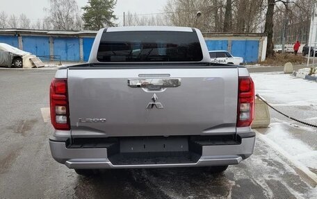 Mitsubishi L200, 2024 год, 4 300 000 рублей, 6 фотография