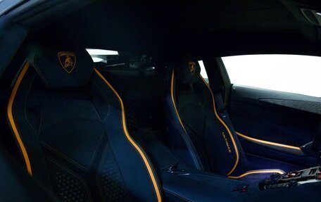 Lamborghini Aventador I рестайлинг, 2022 год, 66 000 000 рублей, 17 фотография