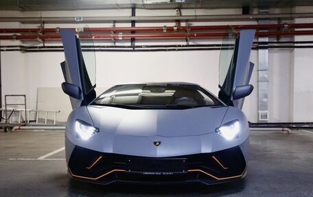 Lamborghini Aventador I рестайлинг, 2022 год, 66 000 000 рублей, 9 фотография