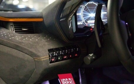 Lamborghini Aventador I рестайлинг, 2022 год, 66 000 000 рублей, 15 фотография