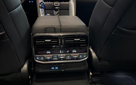 Toyota Land Cruiser, 2023 год, 12 580 000 рублей, 11 фотография