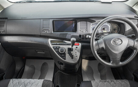 Toyota ISis I, 2012 год, 1 399 000 рублей, 10 фотография