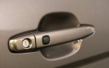 Toyota ISis I, 2012 год, 1 399 000 рублей, 25 фотография