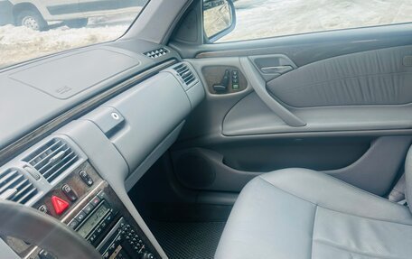 Mercedes-Benz E-Класс, 1999 год, 1 050 000 рублей, 8 фотография