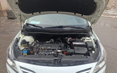 Hyundai Solaris II рестайлинг, 2014 год, 800 000 рублей, 2 фотография