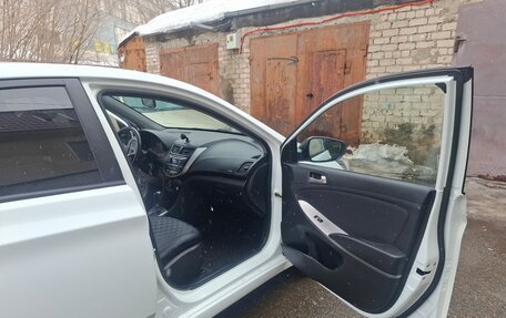 Hyundai Solaris II рестайлинг, 2014 год, 800 000 рублей, 9 фотография