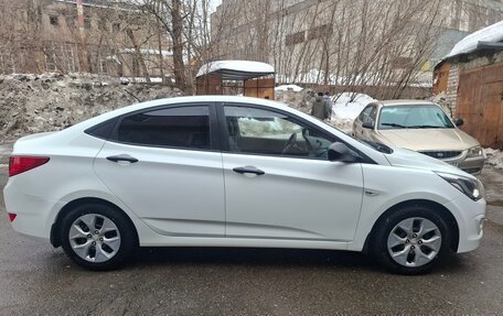 Hyundai Solaris II рестайлинг, 2014 год, 800 000 рублей, 13 фотография