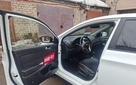 Hyundai Solaris II рестайлинг, 2014 год, 800 000 рублей, 10 фотография