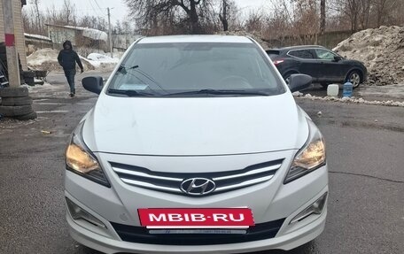 Hyundai Solaris II рестайлинг, 2014 год, 800 000 рублей, 17 фотография