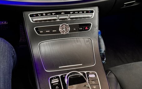 Mercedes-Benz E-Класс, 2017 год, 3 600 000 рублей, 6 фотография