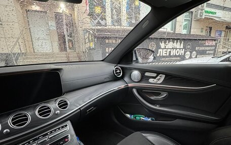 Mercedes-Benz E-Класс, 2017 год, 3 600 000 рублей, 5 фотография