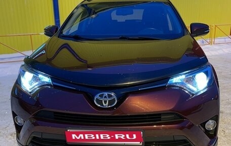 Toyota RAV4, 2017 год, 2 900 000 рублей, 2 фотография