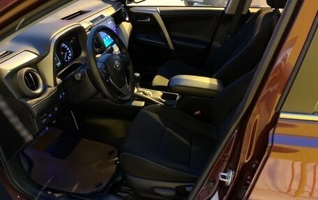 Toyota RAV4, 2017 год, 2 900 000 рублей, 10 фотография