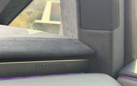 Tesla Cybertruck, 2024 год, 10 000 000 рублей, 8 фотография