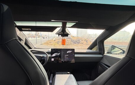 Tesla Cybertruck, 2024 год, 10 000 000 рублей, 9 фотография