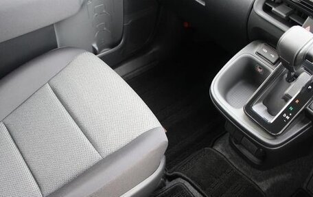 Toyota Sienta, 2022 год, 1 300 000 рублей, 14 фотография